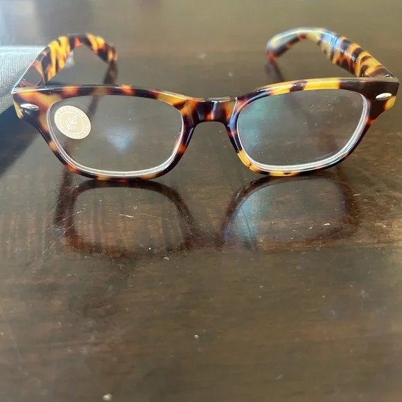 Peepers tortoise blue light readers 1.50 strength
New , no scratches worn once - Picture 2 of 4